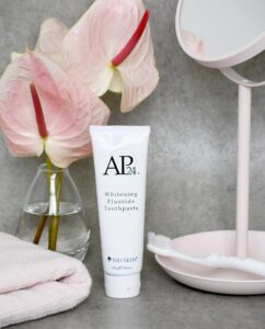 AP 24 Whitening Fluoride Toothpaste Blanqueante