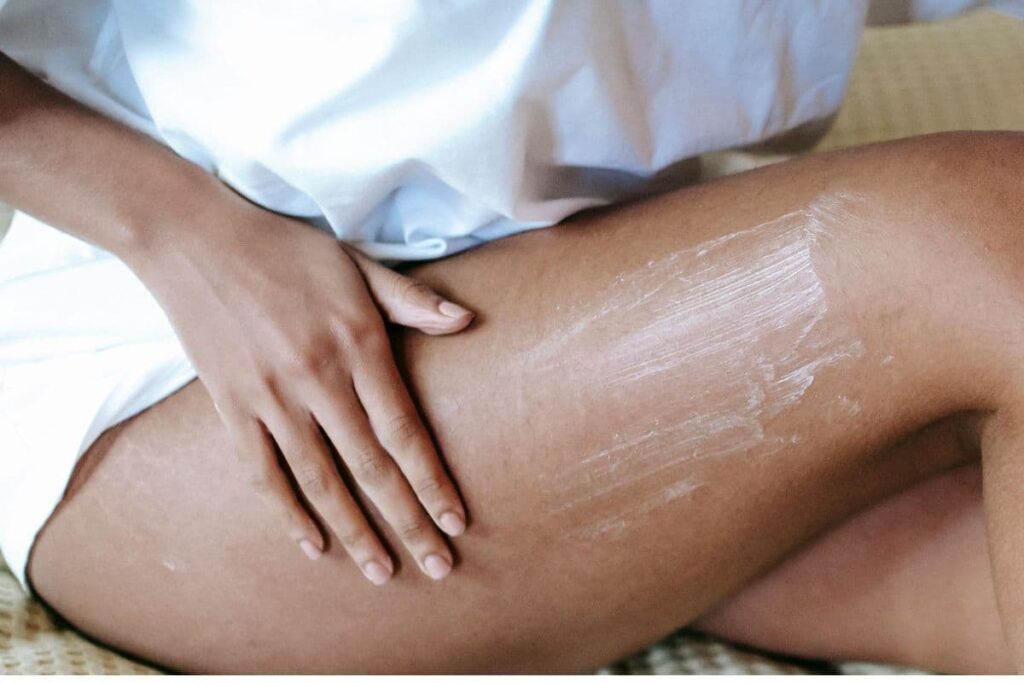 Productos de cuidado corporal para mantener la piel hidratada, suave y saludable